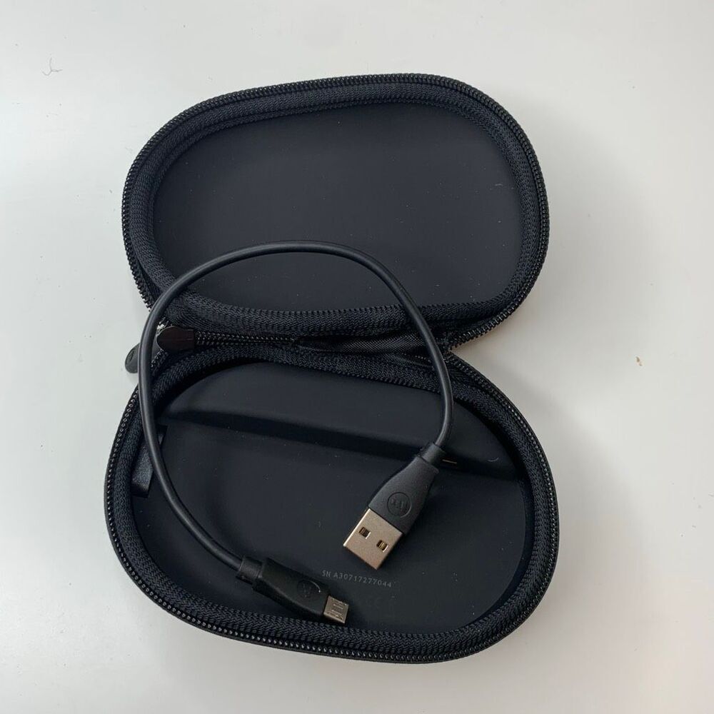 mophie Power Capsule 1,400 mAh Travel Case for earbuds